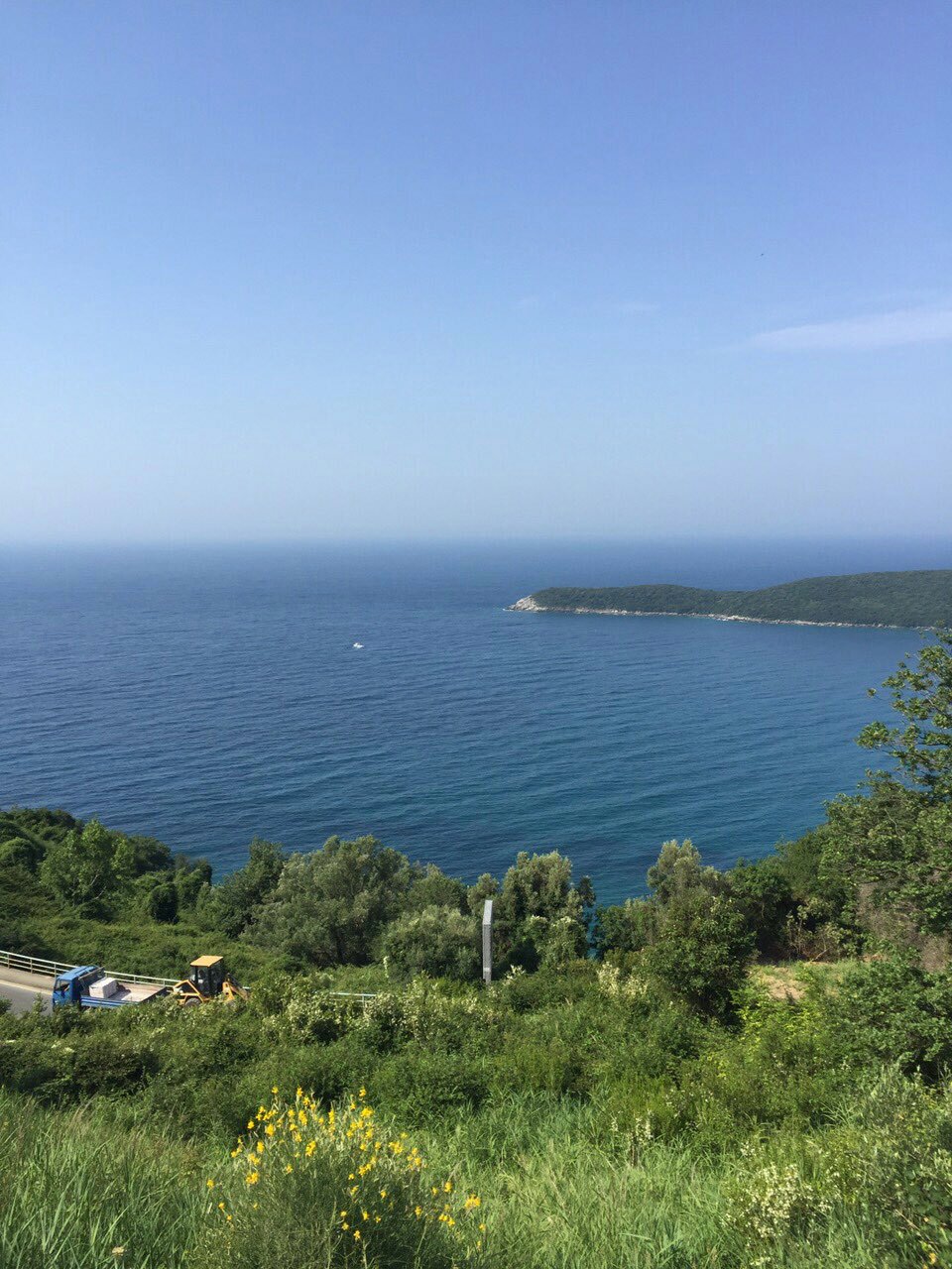 Urbanizovan plac iznad plaže Jaz 