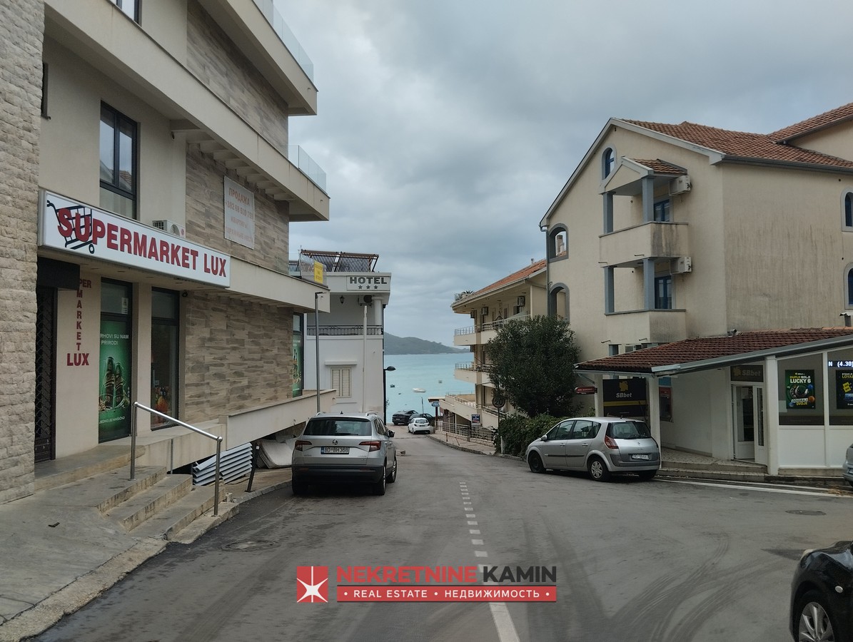 Na prodaju studio-apartman u Rafailovićima na 30m od mora, Budva