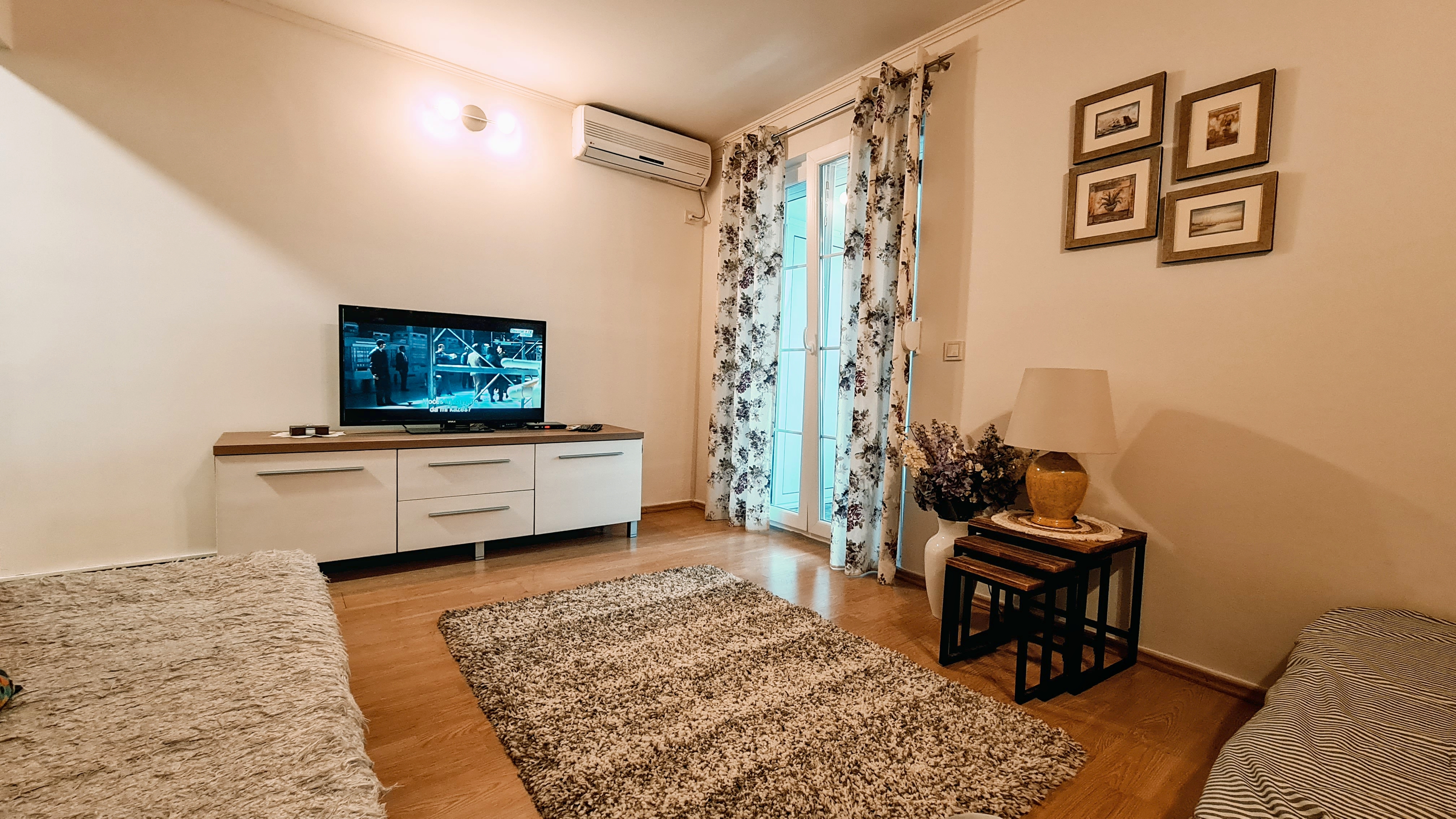 Kuća sa apartmanima, odlična investicija, Budva