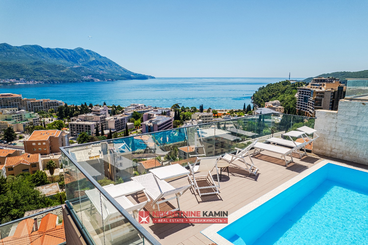 Six bedroom duplex apartment with swimming pool and sea view, Budva, Becici